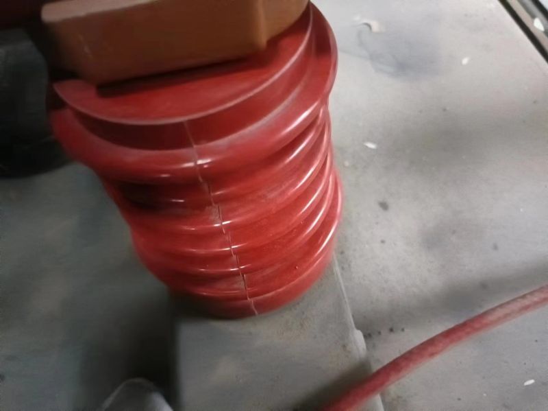 #2高厂变共箱母线清扫1