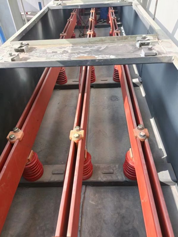 #2高厂变共箱母线清扫2